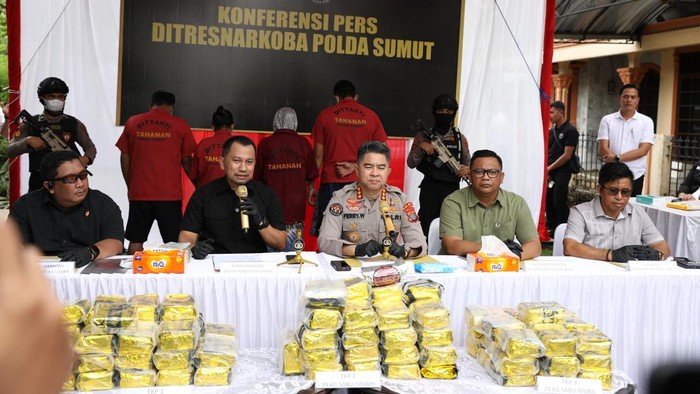 Polda Sumut Gagalkan Peredaran 100 Kg Sabu, Pasutri Kurir Ditangkap di Merak